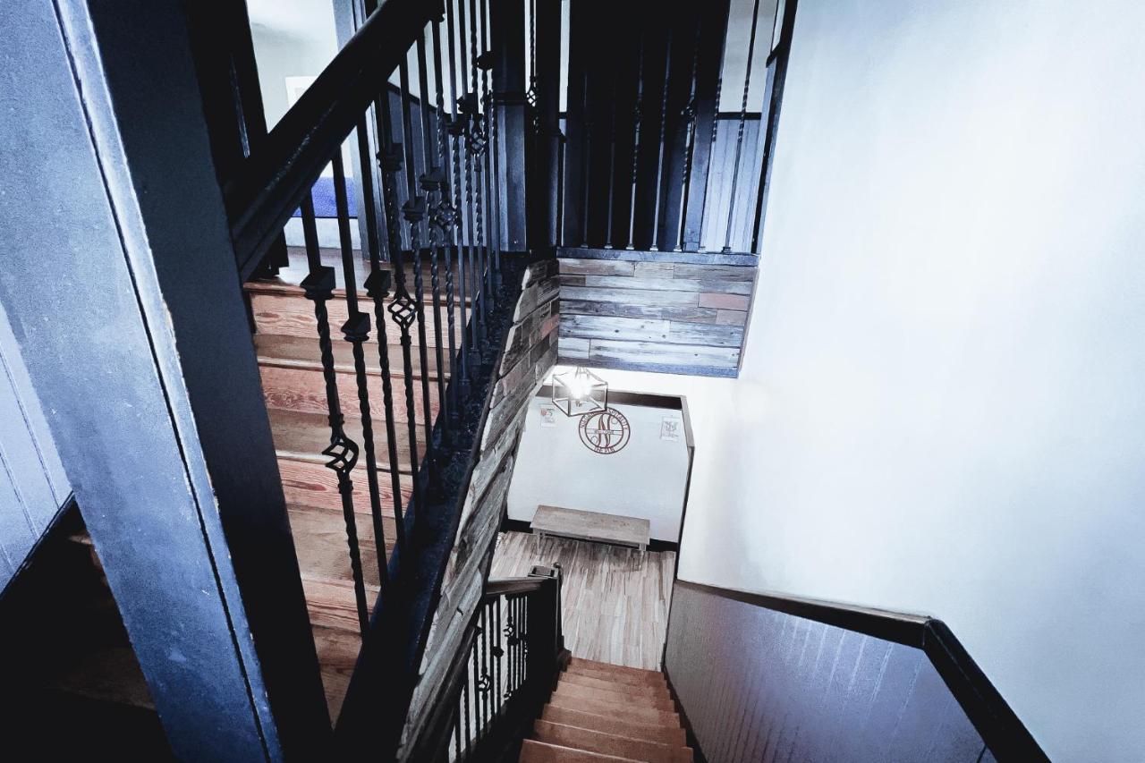 The Pub- 8Br Free Parking, Minutes From Falls & Casino Niagara Falls Luaran gambar