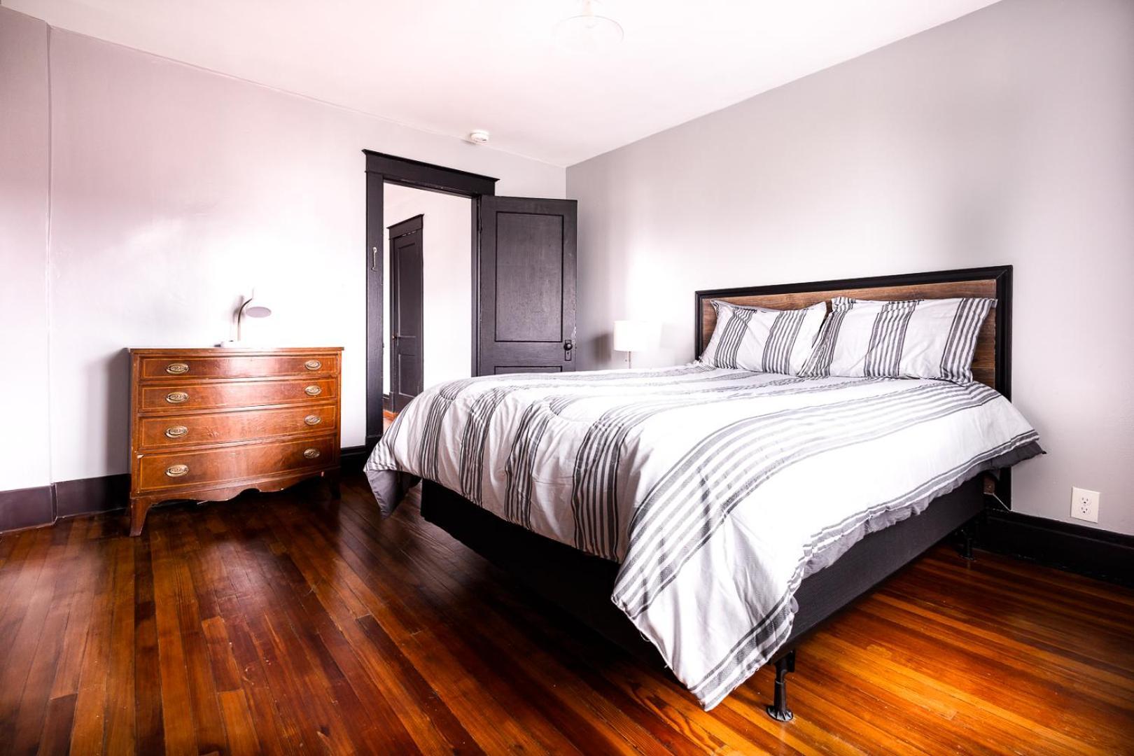 The Pub- 8Br Free Parking, Minutes From Falls & Casino Niagara Falls Luaran gambar